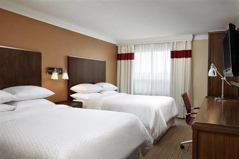 Four Points By Sheraton Kitchener-滑铁卢 外观 照片
