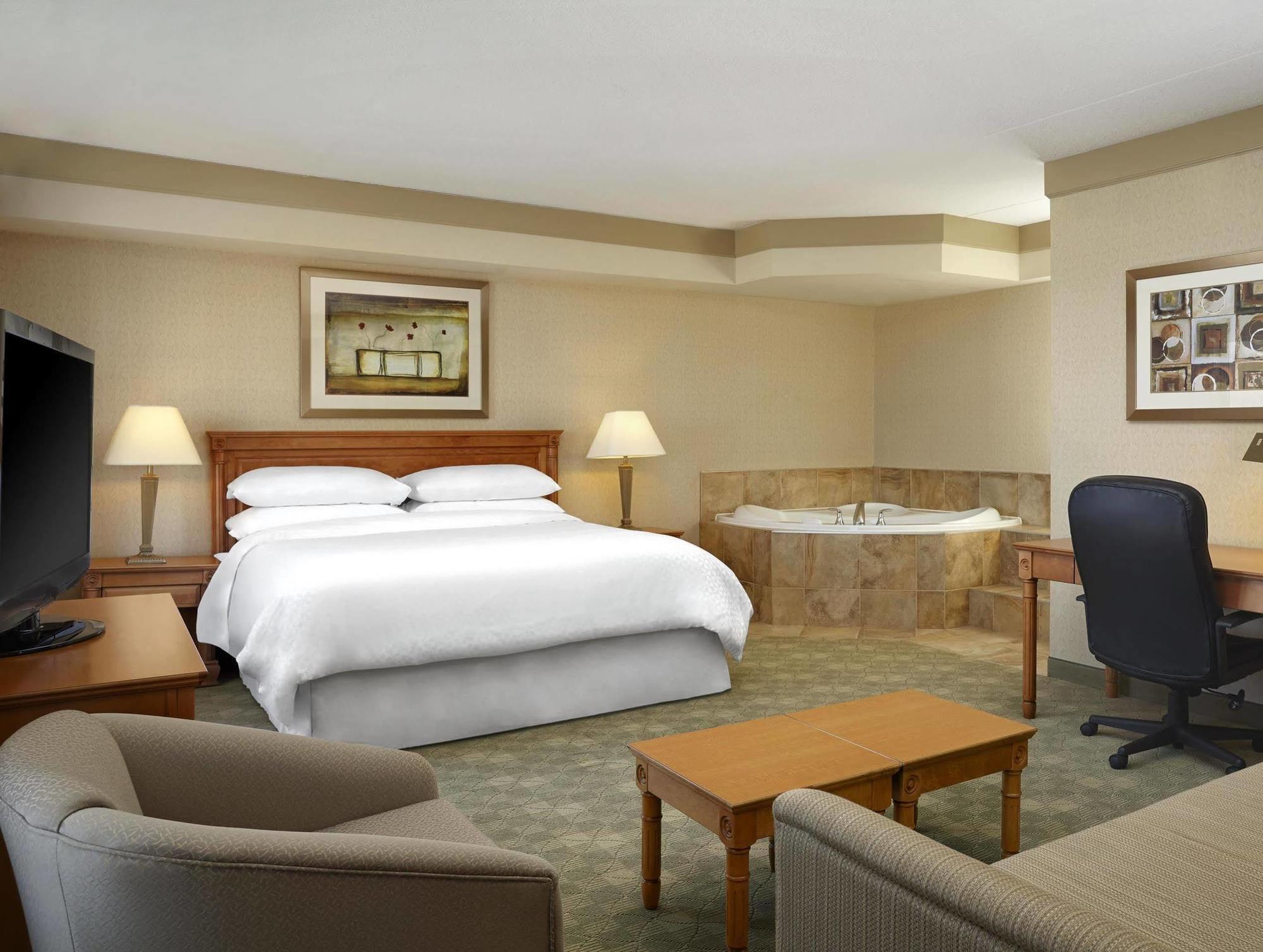 Four Points By Sheraton Kitchener-滑铁卢 外观 照片
