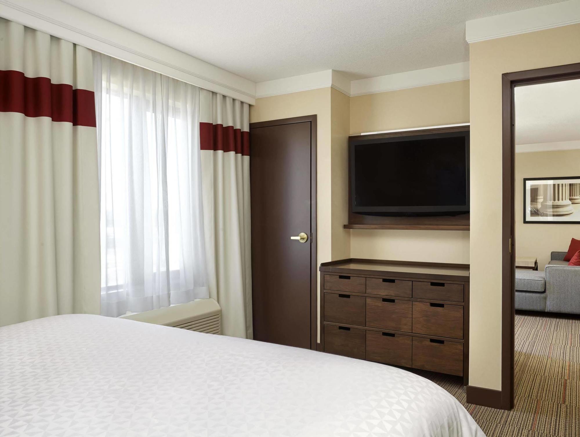 Four Points By Sheraton Kitchener-滑铁卢 外观 照片